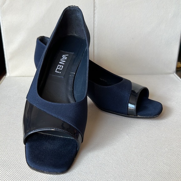 Vaneli Vintage Ibana Open-Toe Navy Pump - Picture 2 of 7